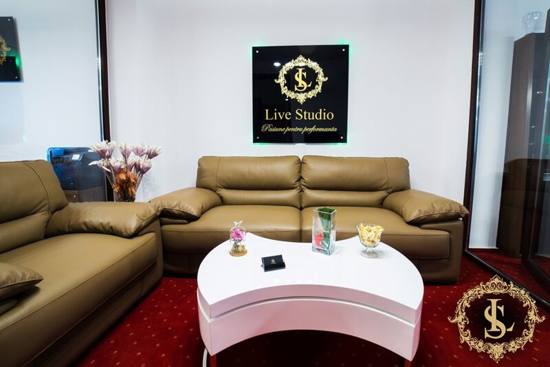 Vanzare afacere premium la cheie- studio videochat 14 camere + brand