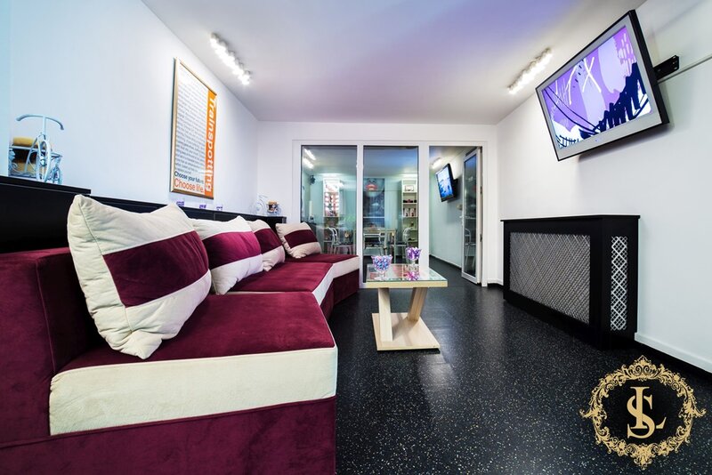 Vanzare afacere premium la cheie- studio videochat 14 camere + brand